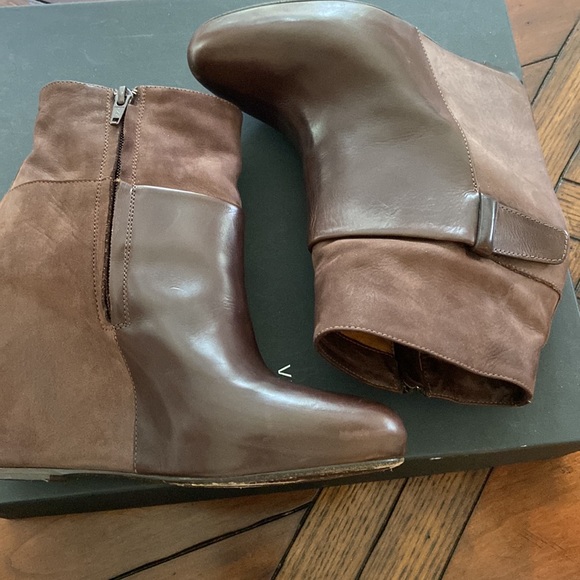 Vince chocolate brown suede & leather wedge bootie - Picture 2 of 8